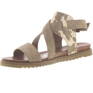 VERY G Jayla Tan Cow Print Sandals 6.5 NWOT